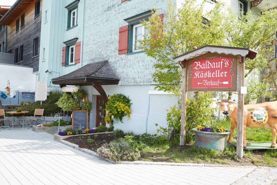 Wein und Käskeller Lindenberg